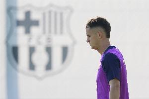 TA：出售卡萨多能缓解巴萨财政 西汉姆有意他但球员不想离队