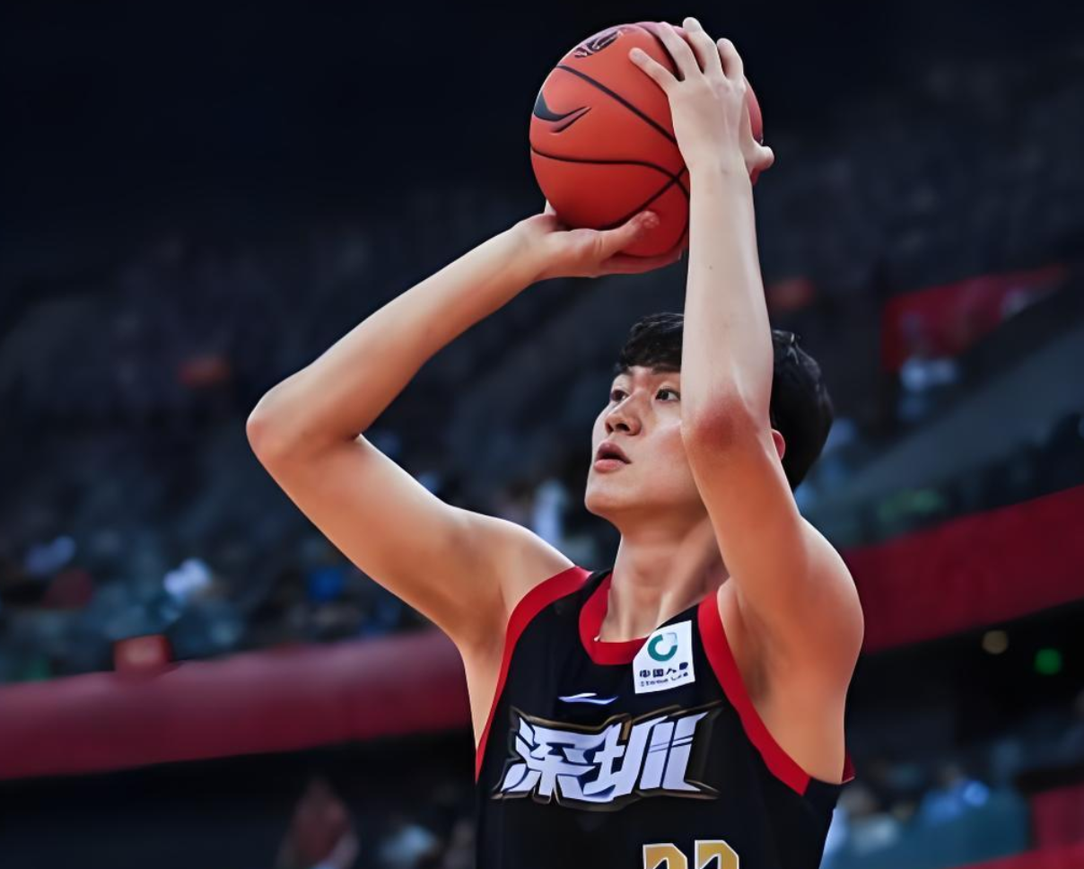 pg-赢山西10分！CBA名记大赞深圳队1人：拥有这样的球员，很幸运